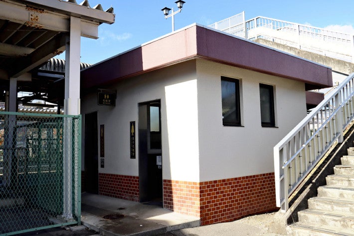 男性がクマに襲われた公衆トイレ（２８日、群馬県沼田市で）